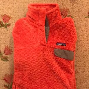 Coral Patagonia pullover